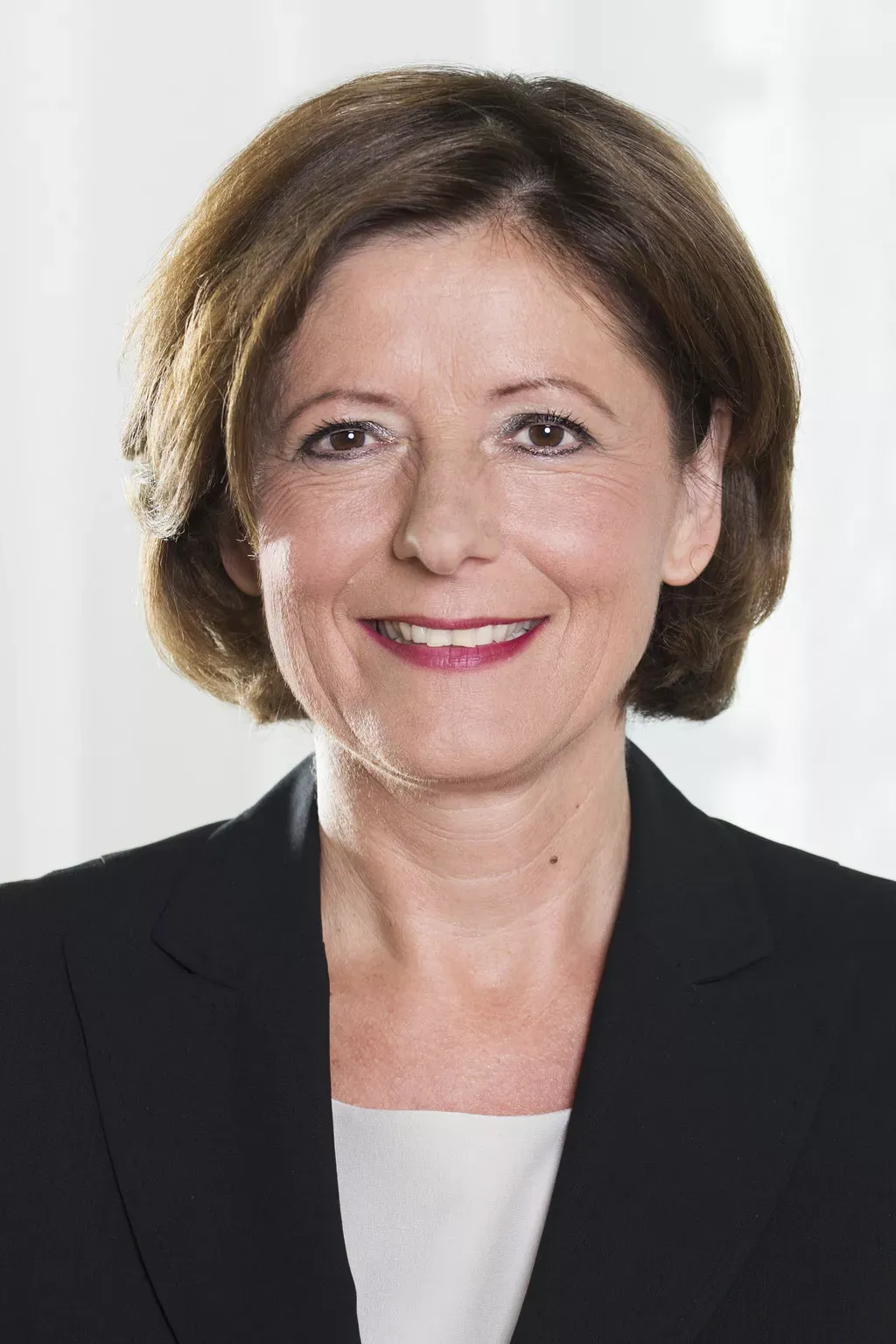 Das Bild zeigt ein Porträt von Malu Dreyer, Ministerpräsidentin von Rheinland-Pfalz