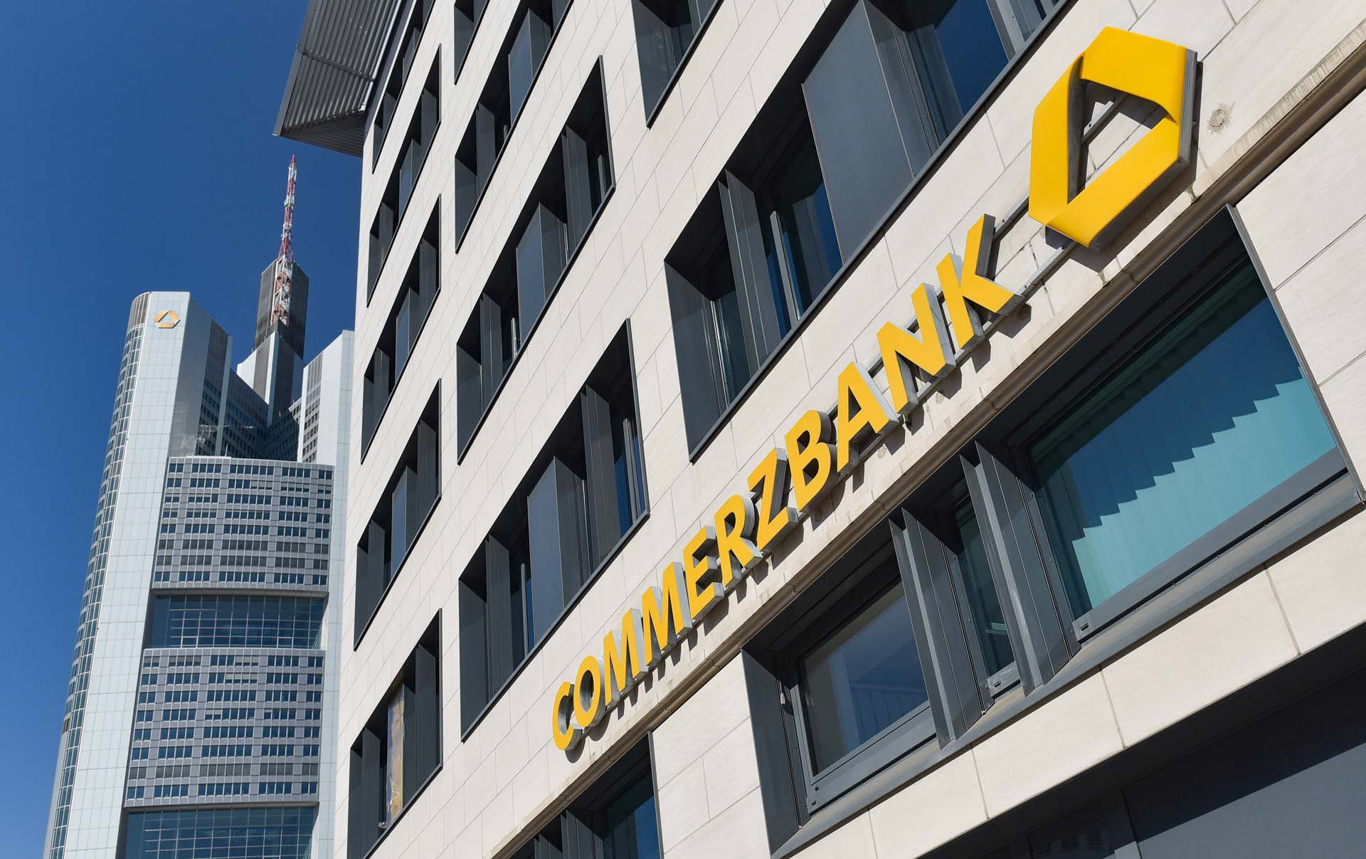 Filiale und Zentrale der Commerzbank in FRankfurt am Main