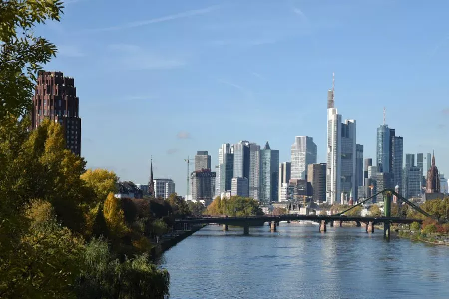 Das Bild zeigt die Skyline Frankfurt am Main Das Bild zeigt die Skyline Frankfurt am Main