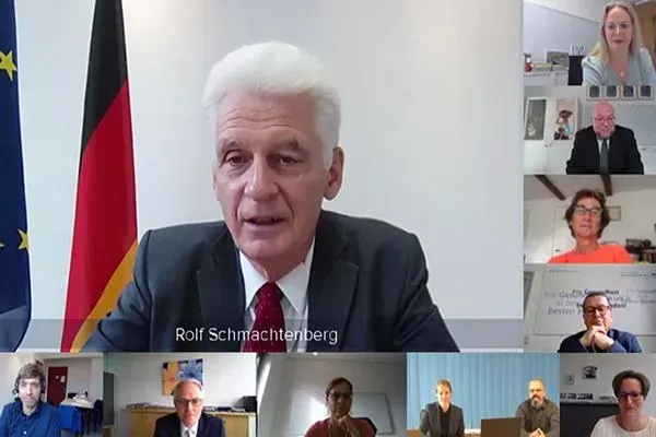 Das Bild zeigt Dr. Rolf Schmachtenberg bei der DRV Nord Das Bild zeigt Dr. Rolf Schmachtenberg bei der DRV Nord