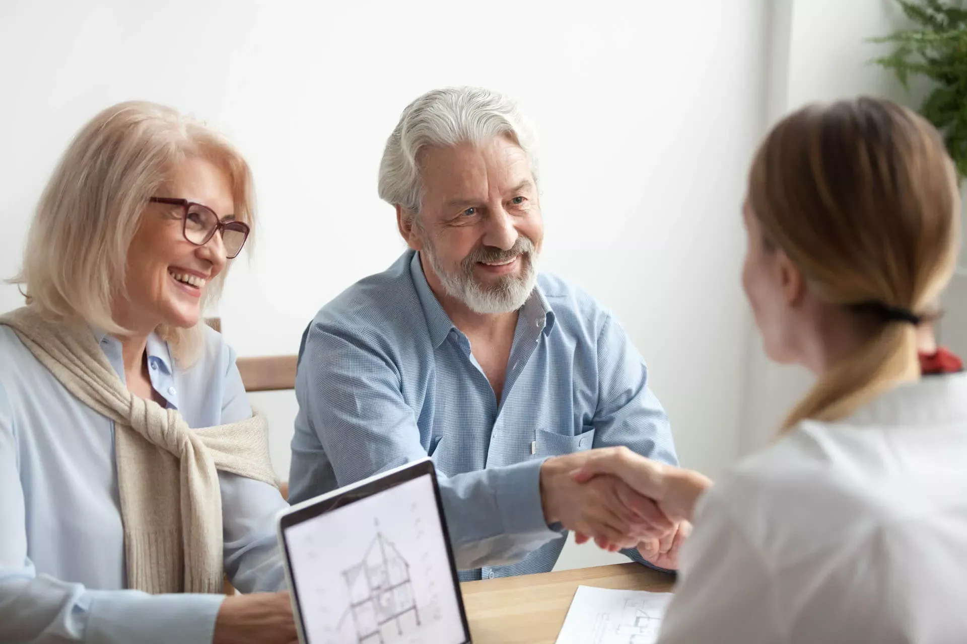 Teilverkauf, Leibrente & Co: Lohnt eine Immobilienrente? Teilverkauf, Leibrente & Co: Lohnt eine Immobilienrente?