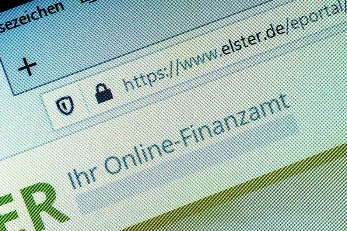 Computerbildschirm mit Ansicht Elster Online-Finanzamt-Adresse. Computerbildschirm mit Ansicht Elster Online-Finanzamt-Adresse.