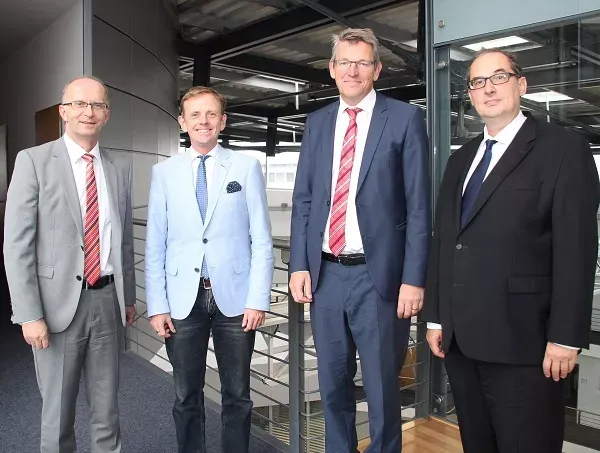 Vorstand der DRV Berlin-Brandenburg, von links nach rechts: Elmar Stollenwerk, Dirk Kuske, Christian Hoßbach, Stefan Moschko. – Quelle: DRV Berlin-Brandenburg Vorstand der DRV Berlin-Brandenburg, von links nach rechts: Elmar Stollenwerk, Dirk Kuske, Christian Hoßbach, Stefan Moschko. – Quelle: DRV Berlin-Brandenburg