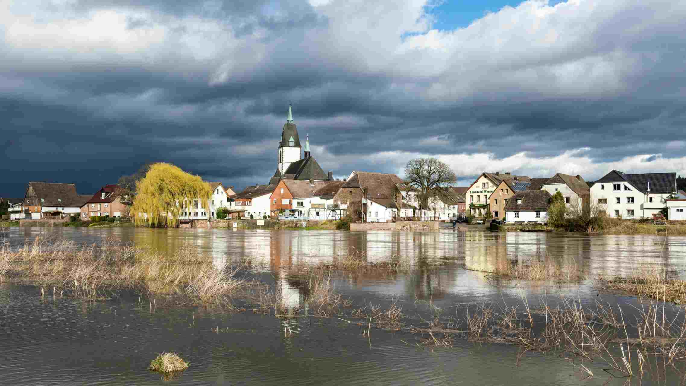 Welche Versicherung greift nach Tornado-Schäden? Welche Versicherung greift nach Tornado-Schäden?