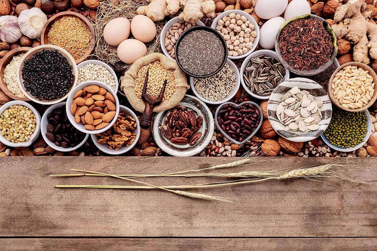 Superfood in Schüsseln: Gesunde Lebensmittel. Bild: IMAGO / YAY Images Superfood in Schüsseln: Gesunde Lebensmittel. Bild: IMAGO / YAY Images
