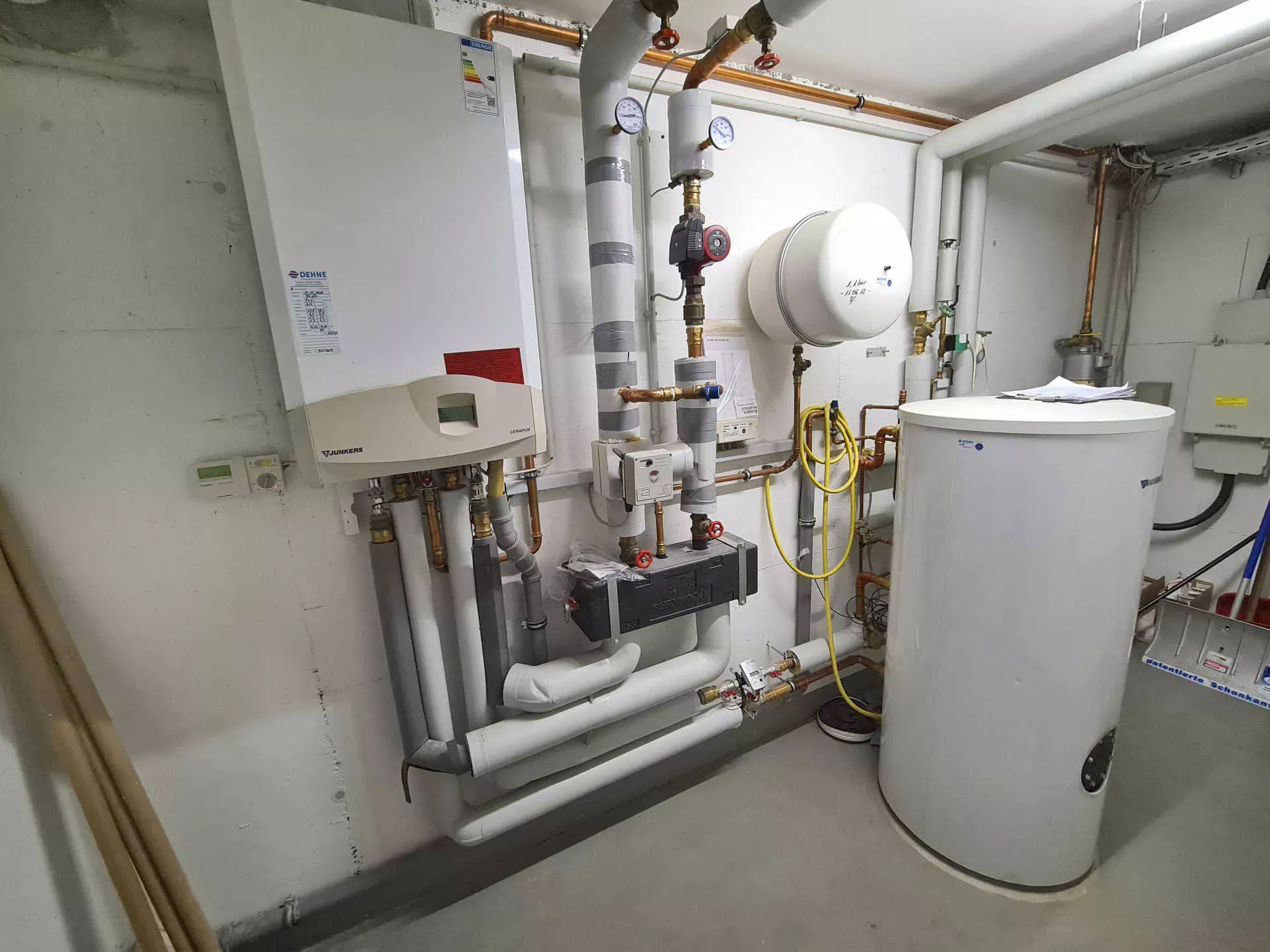 Heizungskeller eines Einfamilienhauses mit Gastherme. Bild: IMAGO / blickwinkel / fotototo Heizungskeller eines Einfamilienhauses mit Gastherme. Bild: IMAGO / blickwinkel / fotototo