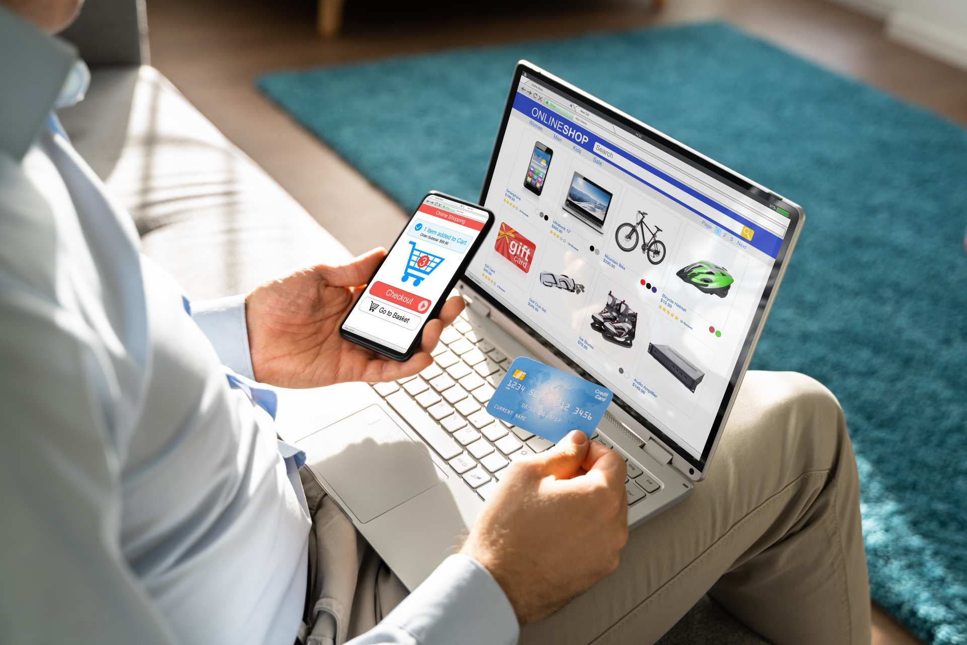 Online-Shopping am Laptop Online-Shopping am Laptop