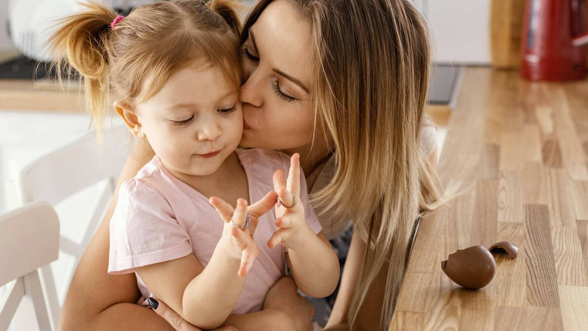 Mutter mit Kleinkind Mutter mit Kleinkind