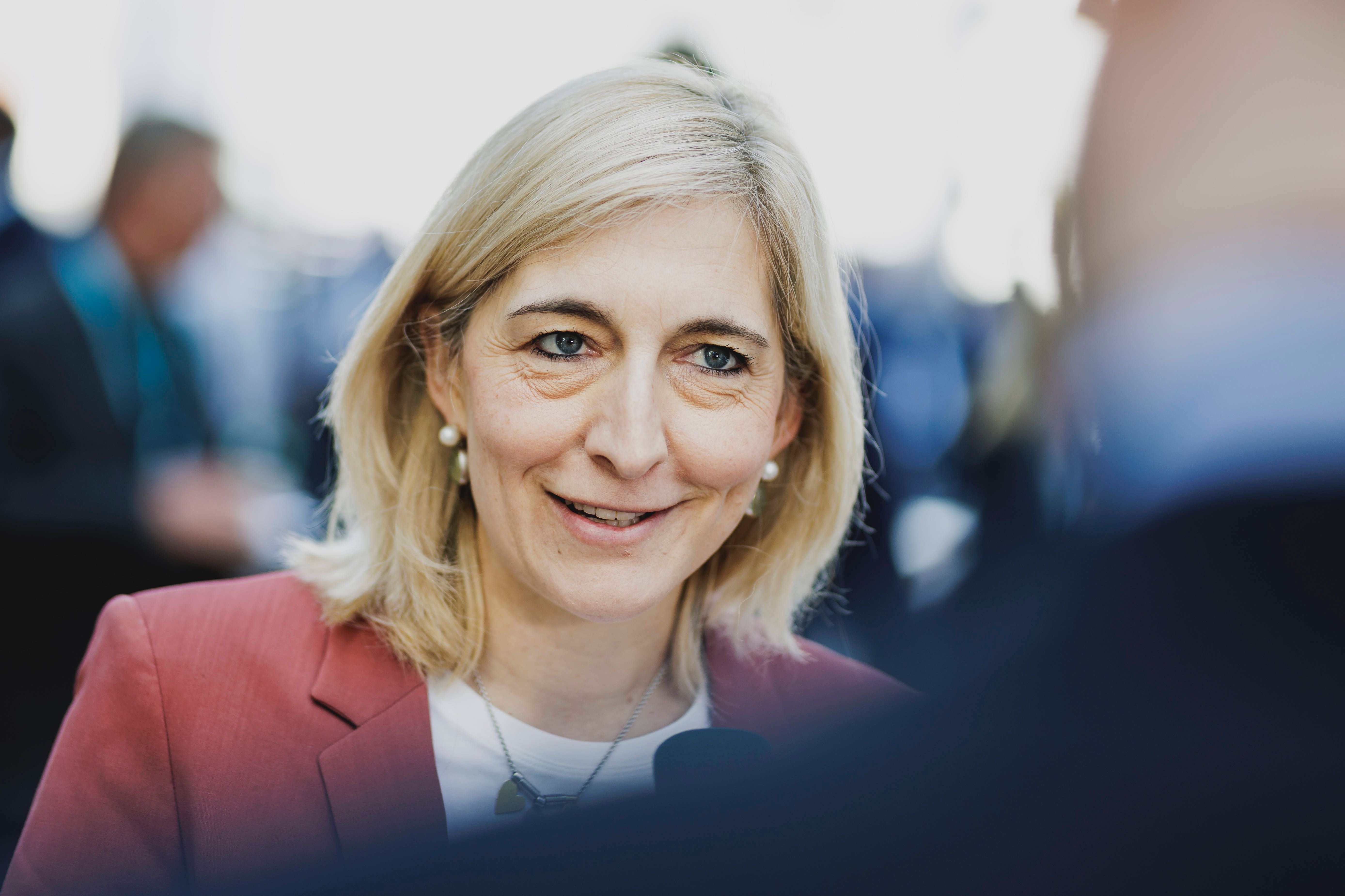 Neue Gesundheitsministerin Warken will auf Dialog setzen Neue Gesundheitsministerin Warken will auf Dialog setzen
