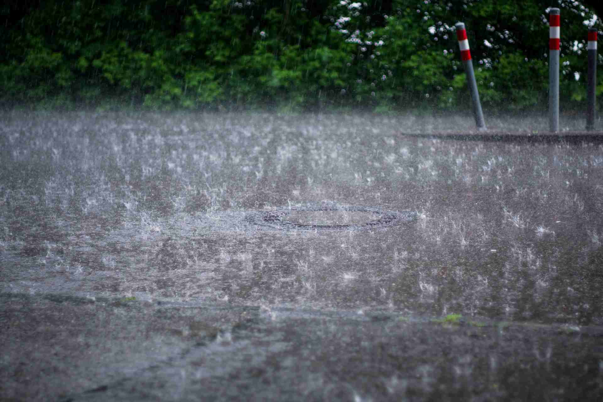 Gewitter, Unwetter und Starkregen: Welche Versicherungen helfen Gewitter, Unwetter und Starkregen: Welche Versicherungen helfen