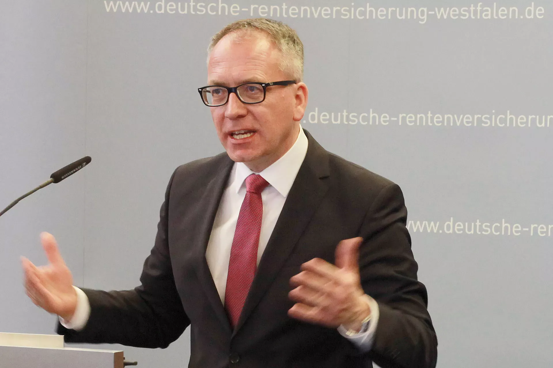 Das Bild zeigt Prof. Dr. Volker Verch, Vorstandsvorsitzender DRV Westfalen Das Bild zeigt Prof. Dr. Volker Verch, Vorstandsvorsitzender DRV Westfalen