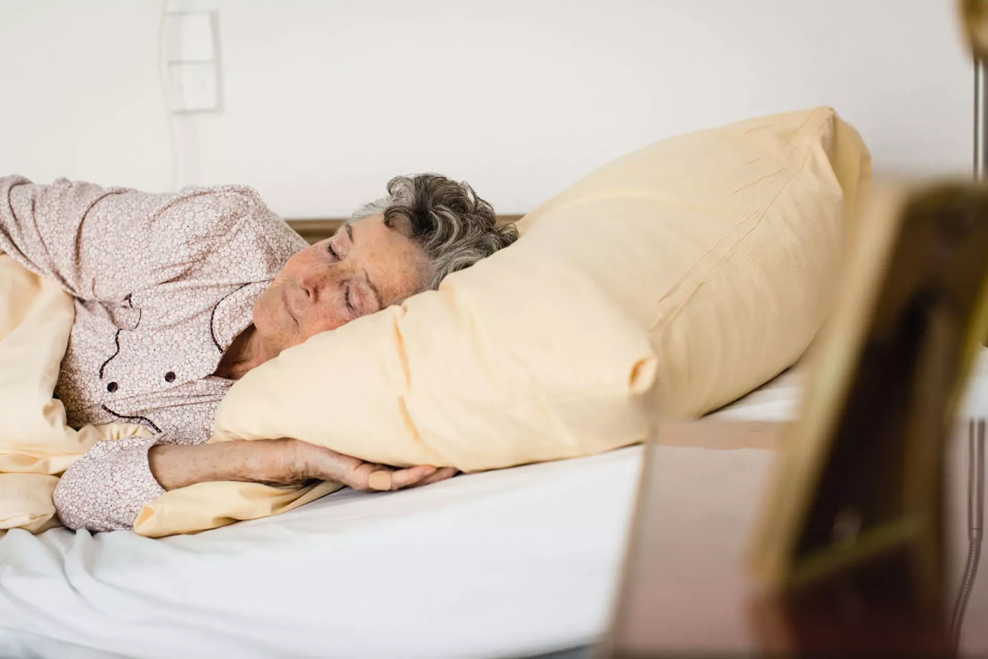Schlechter Schlaf im Alter? Das hilft bei der Nachtruhe Schlechter Schlaf im Alter? Das hilft bei der Nachtruhe
